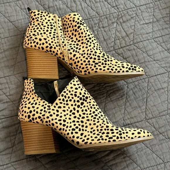 Women’s booties - Picture 3 of 5